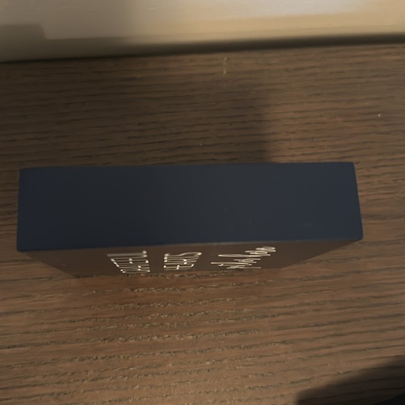 Grateful Hearts gather here Navy Blue with white lettering 4” x 4” x 1” NWT - Picture 5 of 10